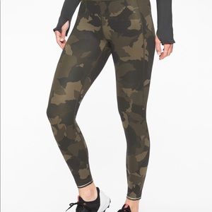 Athleta Camo Run Free 7/8 Tights XS LIKE NEW